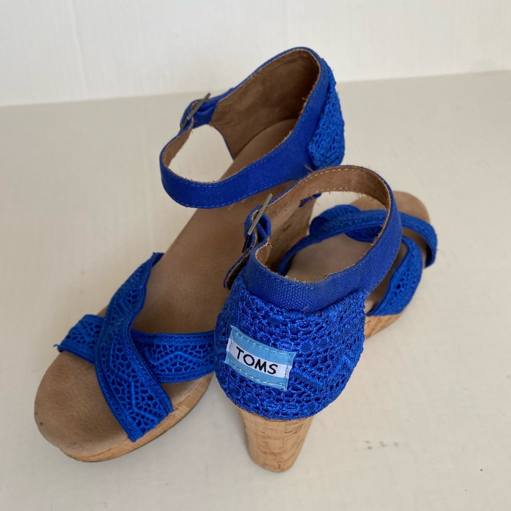 TOMS Crochet, Cork Wedge Sandals Platform Size 9.5 Very Good Condition